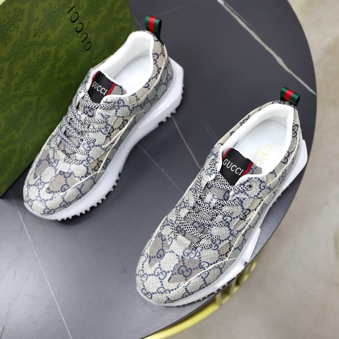 Men's shoes: 462💰🙅‍♂️🙅‍♂️🙅‍♂️ Brand: GUCCI Standard code: 38-44 (45 customized) Grade: Same as the official website Material: Original leather splicing Comfortable and breathable lining Original wear-resistant outsole Style category: Men's fashionable casual shoes Running sneakers Noble luxury brand elements Top luxury Color: actual picture color